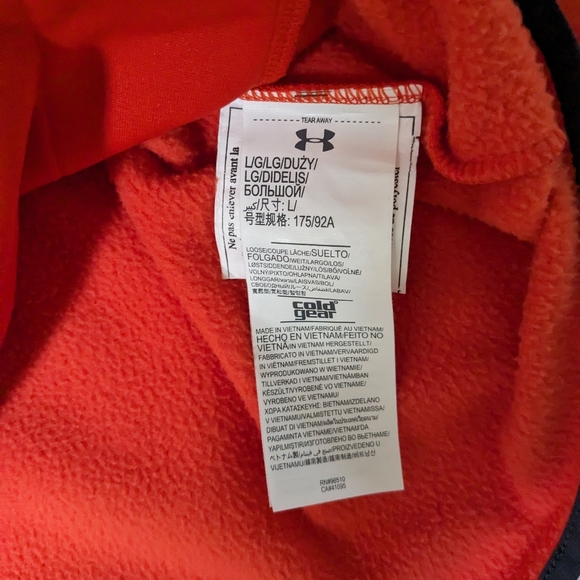 Under Armour Pullover - Picture 7 of 7